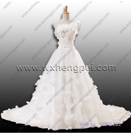 handmade flowers wedding dress